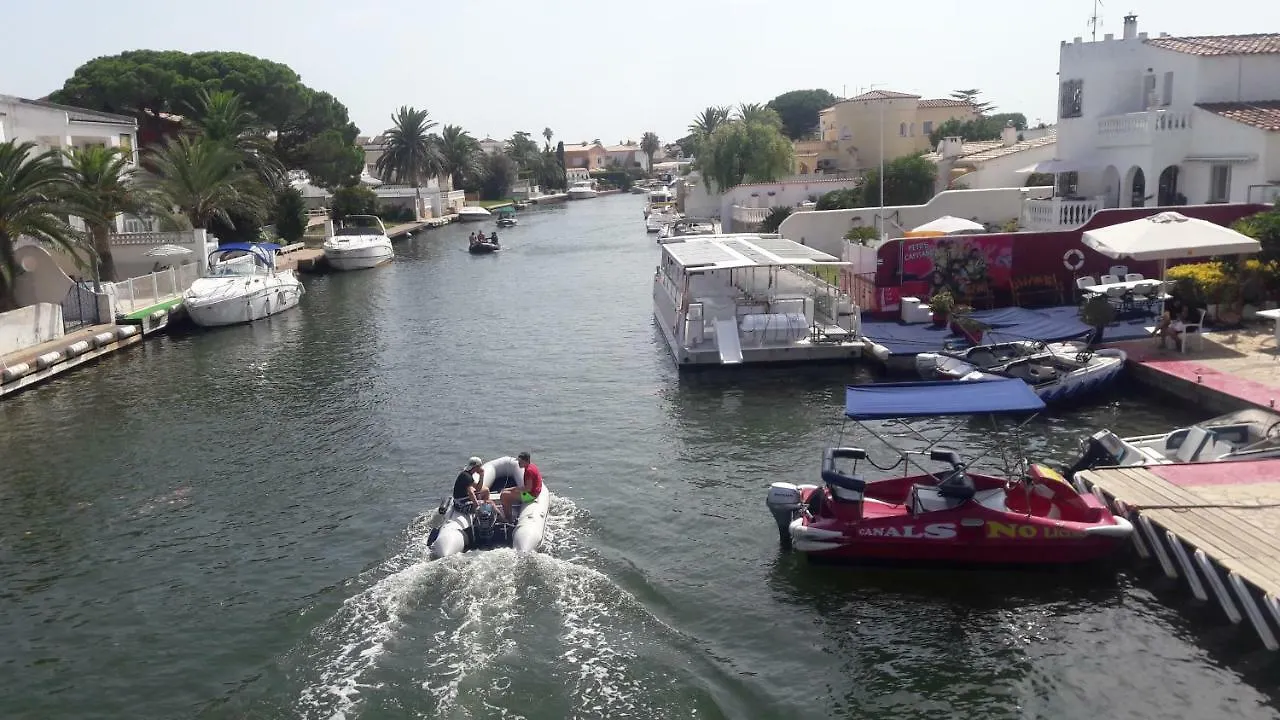 Estudio New Orleans Beach Apartment Empuriabrava