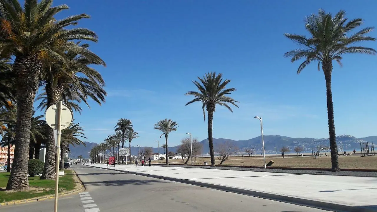 Estudio New Orleans Beach Apartment Empuriabrava 0*,  Spain